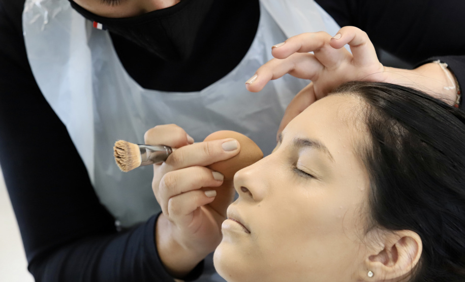 Curso de maquiagem parceria Portos do Paraná/Senac - Fotos Claudio Neves - Paranaguá, 01/11/2021 - Foto: Claudio Neves/Portos do Paraná