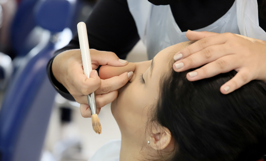 Curso de maquiagem parceria Portos do Paraná/Senac - Fotos Claudio Neves - Paranaguá, 01/11/2021 - Foto: Claudio Neves/Portos do Paraná