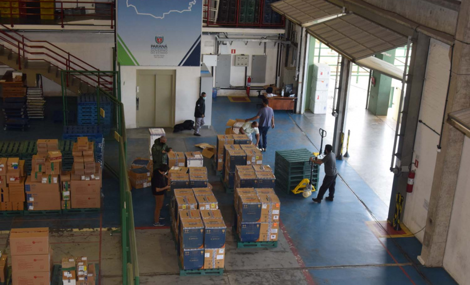 Estado recebe novas doses de vacinas contra a Covid-19 para adolescentes . Foto: Américo Antonio/SESA