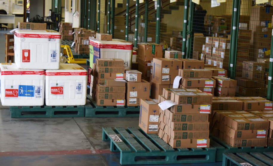 Saúde inicia nova distribuição de mais 671 mil doses aos municípios. Foto: Américo Antonio/SESA