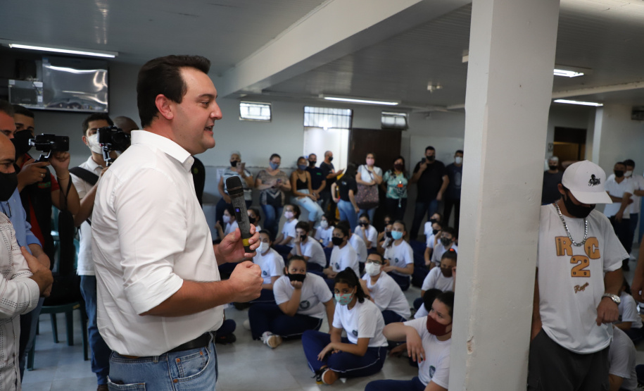 Com foco na melhoria da qualidade de vida da população, o governador Carlos Massa Ratinho Junior confirmou nesta quarta-feira (03), em Cornélio Procópio, investimentos nas áreas da saúde e educação para 21 municípios do Norte e Norte Pioneiro, que integram a 18ª Regional da Saúde.  Foto: Aristeu Dias/AEN