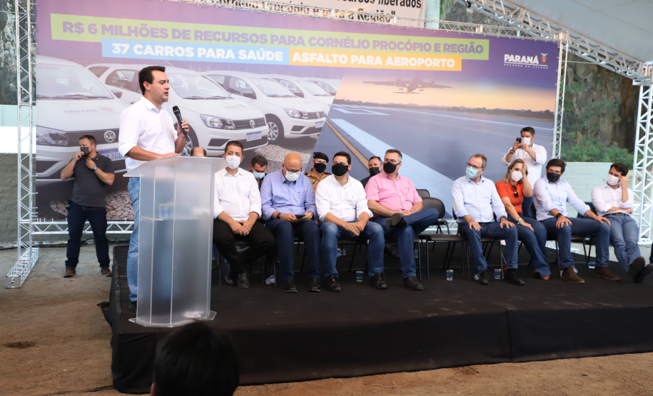 Com foco na melhoria da qualidade de vida da população, o governador Carlos Massa Ratinho Junior confirmou nesta quarta-feira (03), em Cornélio Procópio, investimentos nas áreas da saúde e educação para 21 municípios do Norte e Norte Pioneiro, que integram a 18ª Regional da Saúde.  Foto: Aristeu Dias/AEN