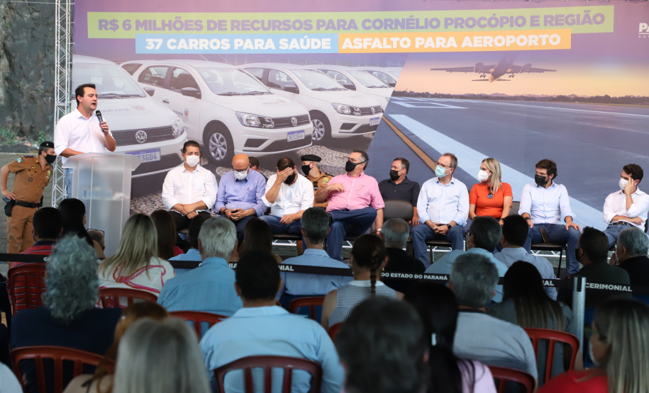 Com foco na melhoria da qualidade de vida da população, o governador Carlos Massa Ratinho Junior confirmou nesta quarta-feira (03), em Cornélio Procópio, investimentos nas áreas da saúde e educação para 21 municípios do Norte e Norte Pioneiro, que integram a 18ª Regional da Saúde.  Foto: Aristeu Dias/AEN