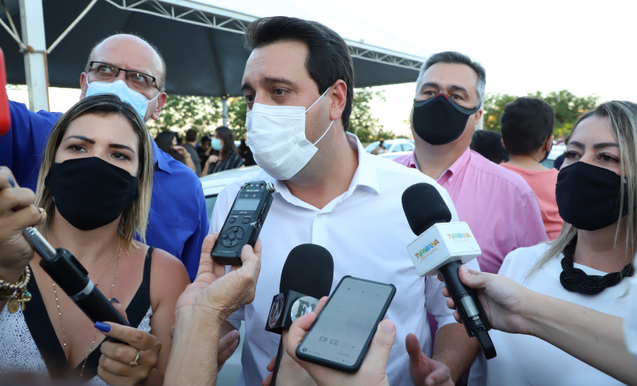 Com foco na melhoria da qualidade de vida da população, o governador Carlos Massa Ratinho Junior confirmou nesta quarta-feira (03), em Cornélio Procópio, investimentos nas áreas da saúde e educação para 21 municípios do Norte e Norte Pioneiro, que integram a 18ª Regional da Saúde.  Foto: Aristeu Dias/AEN