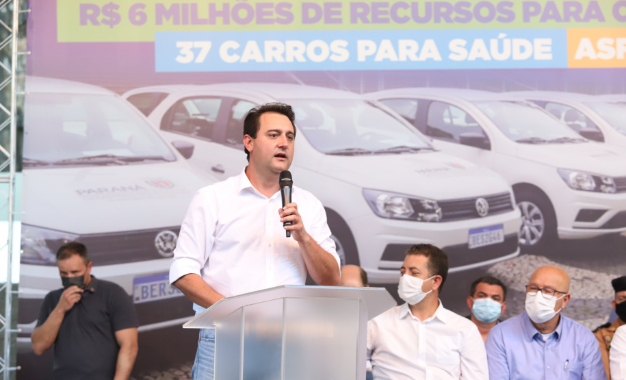 Em mais um passo no processo de consolidação do Voe Paraná, o maior programa de aviação regional do País, o Governo do Estado finalizou o convênio que vai permitir a modernização da pista de pouso e decolagem do aeroporto Francisco Lacerda Junior, em Cornélio Procópio, no Norte Pioneiro. O investimento é de R$ 4.771.057,10. O anúncio foi feito nesta quarta-feira (03) pelo governador Carlos Massa Ratinho Junior durante visita à cidade. Foto: Ari Dias/AEN