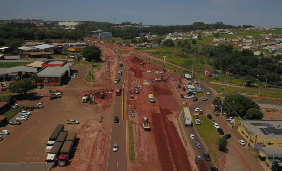 As obras de modernização do Trevo Gauchão, em Umuarama, chegaram a um terço de execução. O governador Carlos Massa Ratinho Junior vistoriou nesta quinta-feira (04) o projeto que vai resolver um dos principais gargalos logísticos do Noroeste paranaense. Foto: Alessandro Vieira/SEDEST