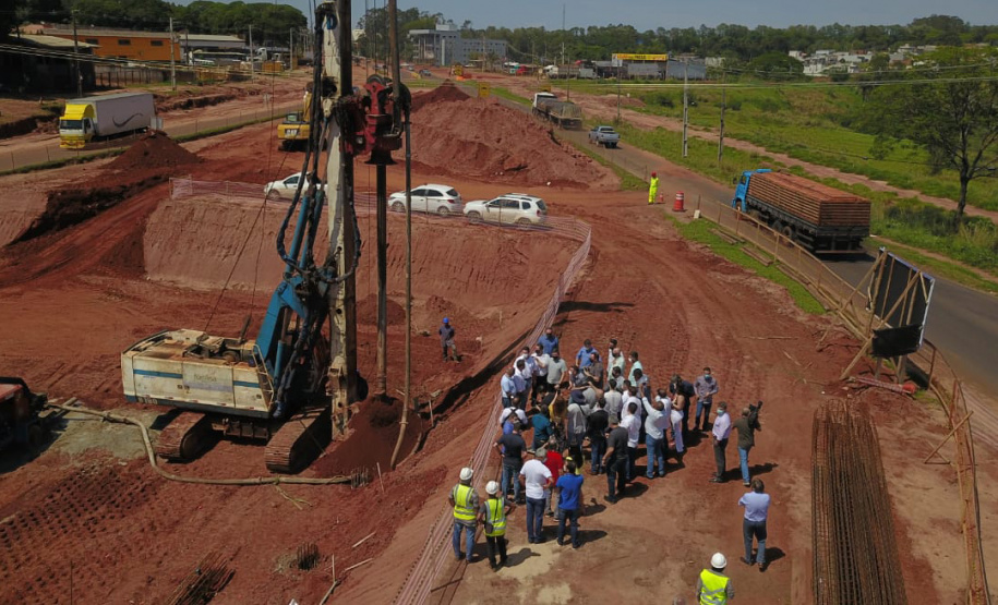 As obras de modernização do Trevo Gauchão, em Umuarama, chegaram a um terço de execução. O governador Carlos Massa Ratinho Junior vistoriou nesta quinta-feira (04) o projeto que vai resolver um dos principais gargalos logísticos do Noroeste paranaense. Foto: Alessandro Vieira/SEDEST
