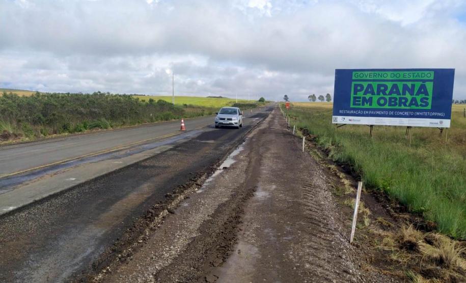 O Departamento de Estradas de Rodagem do Paraná (DER/PR) iniciou nesta quarta-feira (03) o bloqueio de metade da pista em um segmento da PRC-280, no trecho entre Palmas e o entroncamento com a BR-153 (Horizonte), na região Sudoeste. A medida é necessária para avançar as obras da restauração da rodovia com pavimento rígido de concreto, utilizando a técnica whitetopping. - Curitiba, 04/11/2021 - Foto: DER-PR