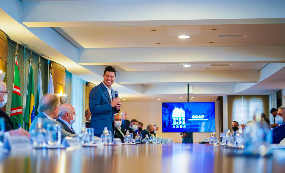 O chefe da Casa Civil do Paraná, Guto Silva, e o secretário estadual de Justiça, Família e Trabalho, Ney Leprevost, apresentaram nesta quinta-feira (4) o programa Cartão Futuro a empresários da Associação Comercial do Paraná (ACP). Foto: Guilherme Flores/Casa Civil