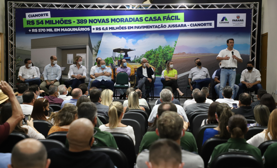 O governador Carlos Massa Ratinho Junior confirmou nesta quinta-feira (04) uma série de investimentos para Cianorte, na Região Noroeste. Foto: Ari Dias/AEN