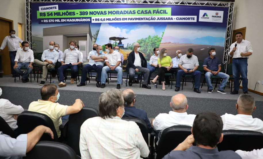 O governador Carlos Massa Ratinho Junior confirmou nesta quinta-feira (04) uma série de investimentos para Cianorte, na Região Noroeste. Foto: Ari Dias/AEN