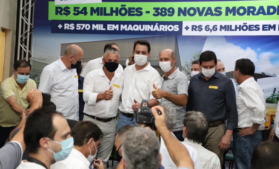 O governador Carlos Massa Ratinho Junior confirmou nesta quinta-feira (04) uma série de investimentos para Cianorte, na Região Noroeste. Foto: Ari Dias/AEN