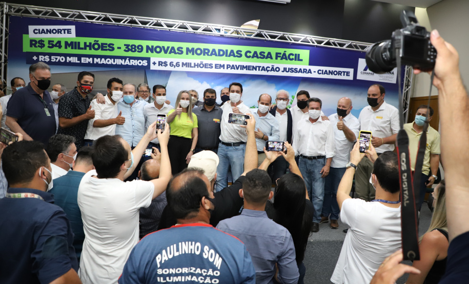 O governador Carlos Massa Ratinho Junior confirmou nesta quinta-feira (04) uma série de investimentos para Cianorte, na Região Noroeste. Foto: Ari Dias/AEN