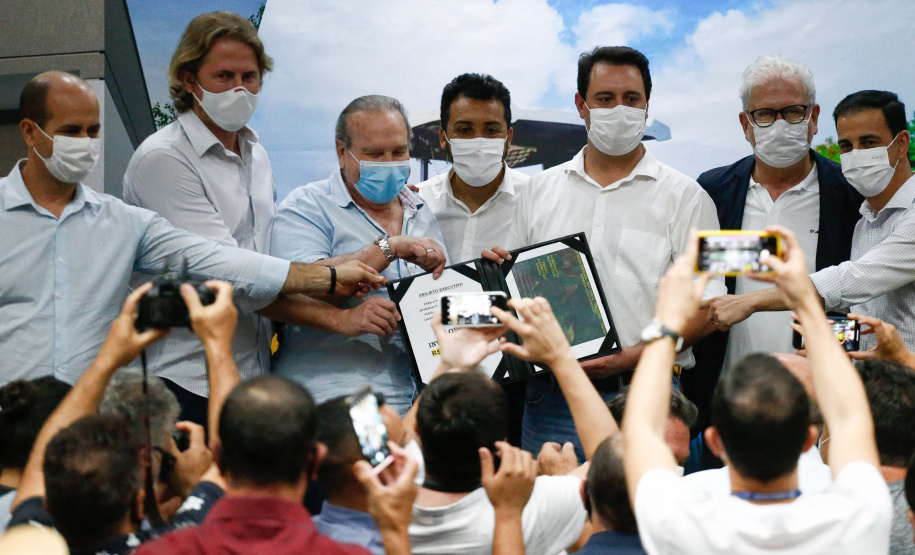 O governador Carlos Massa Ratinho Junior confirmou nesta quinta-feira (04) uma série de investimentos para Cianorte, na Região Noroeste. Foto: Jonathan Campos/AEN