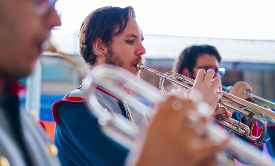 O Governo do Paraná entregou nesta quinta-feira (4) kits de robótica para mais 23 instituições de ensino, de nove municípios. A entrega foi feita pelo chefe da Casa Civil do Governo do Paraná, Guto Silva, pelo secretário da Justiça, Família e Trabalho, Ney Leprevost, e pelo diretor geral da Secretaria da Educação e do Esporte, Vinicius Neiva. Foto: Guilherme Flores/Casa Civil