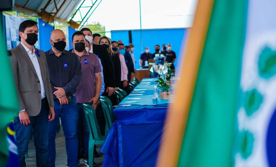 O Governo do Paraná entregou nesta quinta-feira (4) kits de robótica para mais 23 instituições de ensino, de nove municípios. A entrega foi feita pelo chefe da Casa Civil do Governo do Paraná, Guto Silva, pelo secretário da Justiça, Família e Trabalho, Ney Leprevost, e pelo diretor geral da Secretaria da Educação e do Esporte, Vinicius Neiva. Foto: Guilherme Flores/Casa Civil