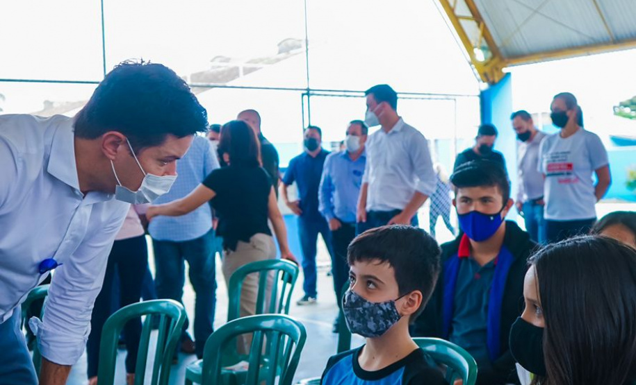 O Governo do Paraná entregou nesta quinta-feira (4) kits de robótica para mais 23 instituições de ensino, de nove municípios. A entrega foi feita pelo chefe da Casa Civil do Governo do Paraná, Guto Silva, pelo secretário da Justiça, Família e Trabalho, Ney Leprevost, e pelo diretor geral da Secretaria da Educação e do Esporte, Vinicius Neiva. Foto: Guilherme Flores/Casa Civil