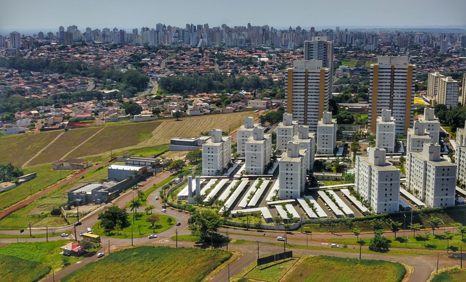 Os repasses da Secretaria de Estado da Fazenda aos municípios paranaenses neste ano, de janeiro a outubro, já passam de R$ 8,32 bilhões. Na foto, imagem ilustrativa de Londrina. Foto: José Fernando Ogura/ANPr