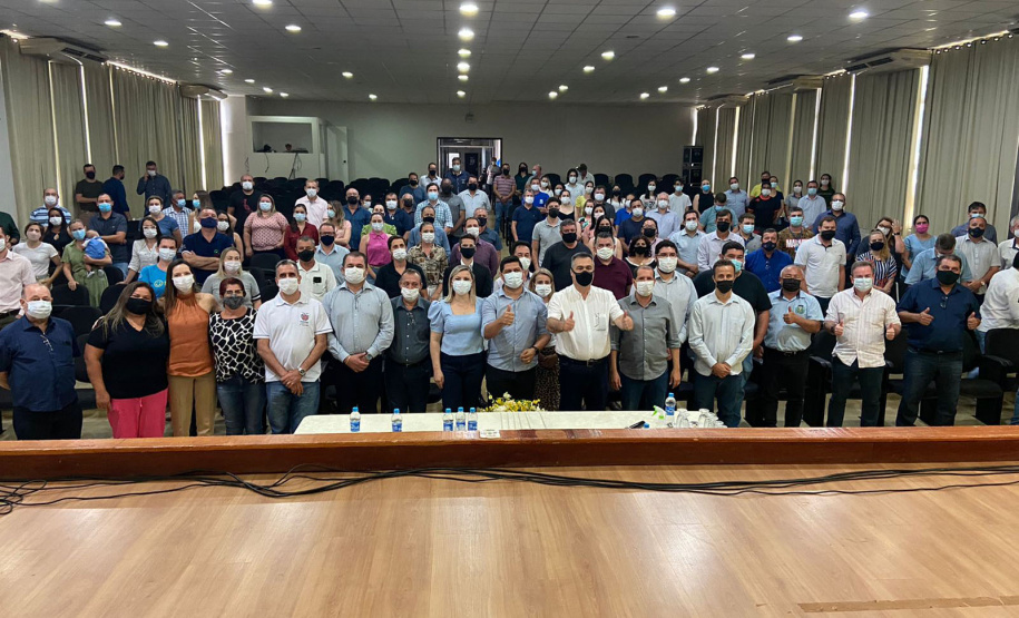 O secretário de Estado da Saúde, Beto Preto, assinou nesta sexta-feira (5) a autorização para o aumento no repasse de custeio ao Hospital Moacir Micheletto, em Assis Chateaubriand, logo após a visita na unidade. - Assis Chateaubriand, 05/11/2021 - Foto: Andressa Desyreé / Sesa