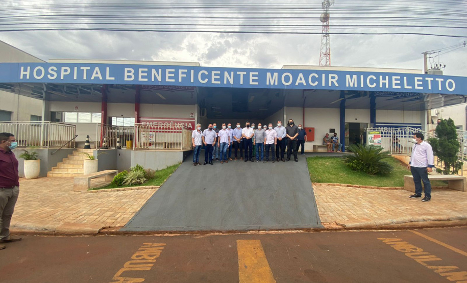 O secretário de Estado da Saúde, Beto Preto, assinou nesta sexta-feira (5) a autorização para o aumento no repasse de custeio ao Hospital Moacir Micheletto, em Assis Chateaubriand, logo após a visita na unidade. - Assis Chateaubriand, 05/11/2021 - Foto: Andressa Desyreé / Sesa