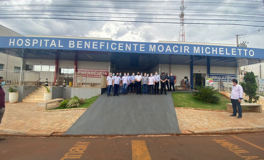 O secretário de Estado da Saúde, Beto Preto, assinou nesta sexta-feira (5) a autorização para o aumento no repasse de custeio ao Hospital Moacir Micheletto, em Assis Chateaubriand, logo após a visita na unidade. - Assis Chateaubriand, 05/11/2021 - Foto: Andressa Desyreé / Sesa