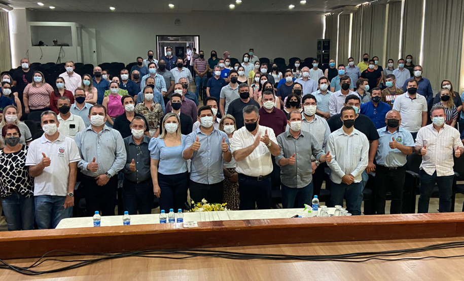 O secretário de Estado da Saúde, Beto Preto, assinou nesta sexta-feira (5) a autorização para o aumento no repasse de custeio ao Hospital Moacir Micheletto, em Assis Chateaubriand, logo após a visita na unidade. - Assis Chateaubriand, 05/11/2021 - Foto: Andressa Desyreé / Sesa