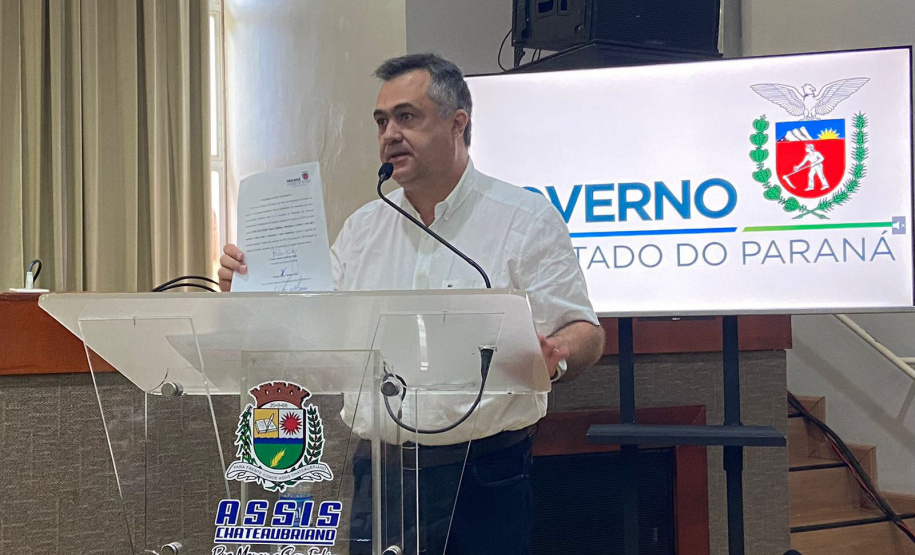 O secretário de Estado da Saúde, Beto Preto, assinou nesta sexta-feira (5) a autorização para o aumento no repasse de custeio ao Hospital Moacir Micheletto, em Assis Chateaubriand, logo após a visita na unidade. - Assis Chateaubriand, 05/11/2021 - Foto: Andressa Desyreé / Sesa