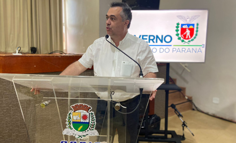 O secretário de Estado da Saúde, Beto Preto, assinou nesta sexta-feira (5) a autorização para o aumento no repasse de custeio ao Hospital Moacir Micheletto, em Assis Chateaubriand, logo após a visita na unidade. - Assis Chateaubriand, 05/11/2021 - Foto: Andressa Desyreé / Sesa