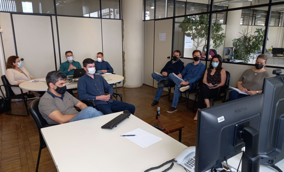 O Departamento de Estradas de Rodagem do Paraná (DER/PR) entrou em um entendimentocom a concessionária de pedágio Econorte para a operacionalização dos serviços de guinchomecânico e atendimento pré-hospitalar durante o intervalo entre o fim dos pedágios vigentese o início do novo programa de concessões do Governo Federal. - Curitiba, 05/11/2021 - Foto: DER