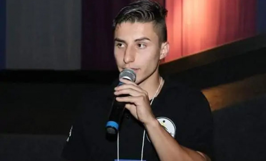 Mestrando da UEL Jonathan Henrique Carvalho Nunes: 1º lugar rendeu prêmio no valor de mil reais e cursos EAD - Londrina, 05/11/201 - Foto: Arquivo pessoal