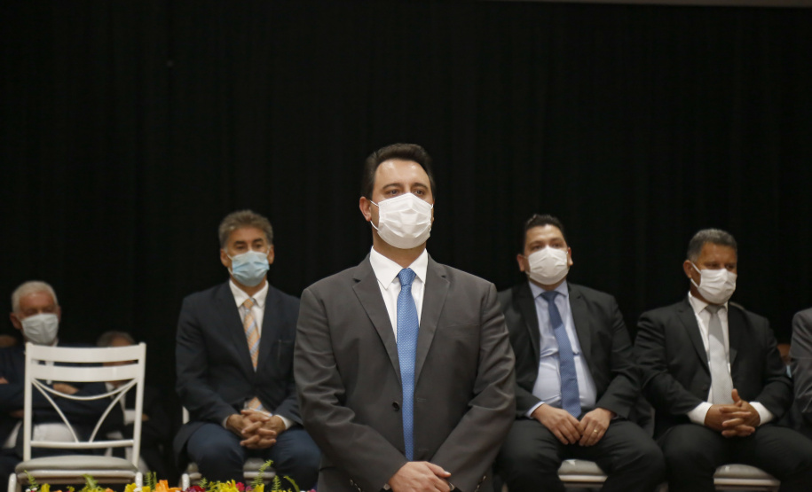 O governador Carlos Massa Ratinho Junior recebeu nesta sexta-feira (5) o título de “Benfeitor do Oeste”. A homenagem é dos prefeitos que integram a Associação dos Municípios do Oeste do Paraná foi conferida durante a 15ª edição do maior evento da imprensa da região, o Prêmio Amop de Jornalismo. 
Foto Gilson abreu/AEN