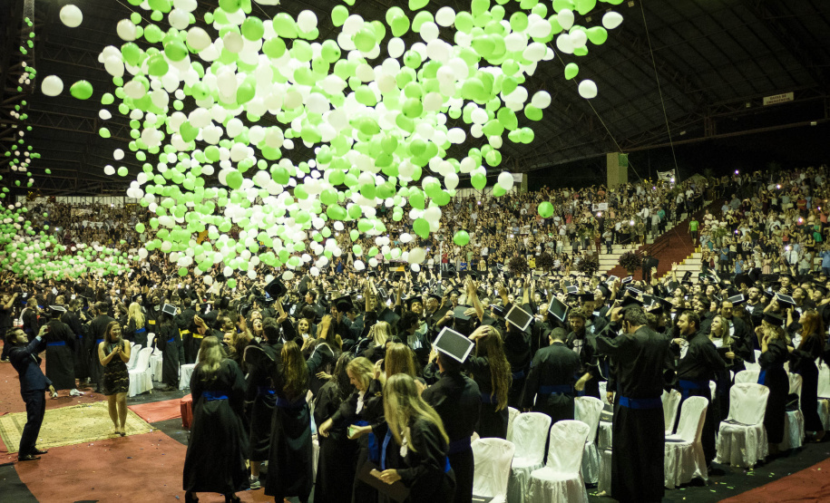 UEM promove desenvolvimento, forma pessoas, produz conhecimentos e presta serviços .Foto: UEM