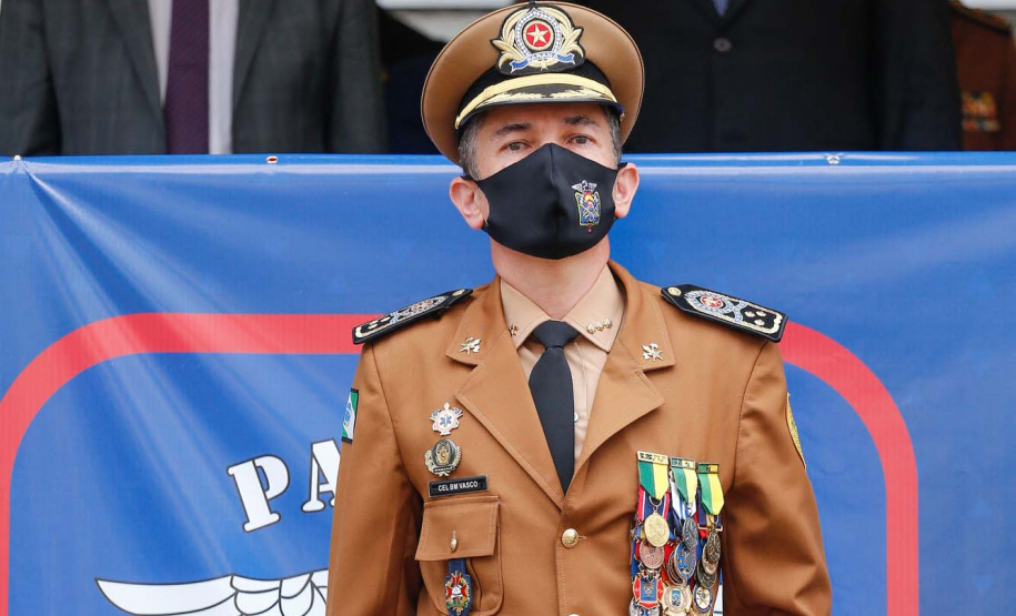 O governador Carlos Massa Ratinho Junior participou, nesta segunda-feira (8), em Curitiba, da passagem de comando do Corpo de Bombeiros do Paraná. Há mais de 30 anos na corporação, o coronel Manoel Vasco de Figueiredo Junior assume o posto de comandante-geral no lugar do coronel Gerson Gross, que tinha sido empossado em janeiro deste ano e agora segue para a reserva remunerada.Foto:Jonathan Campos/AEN
