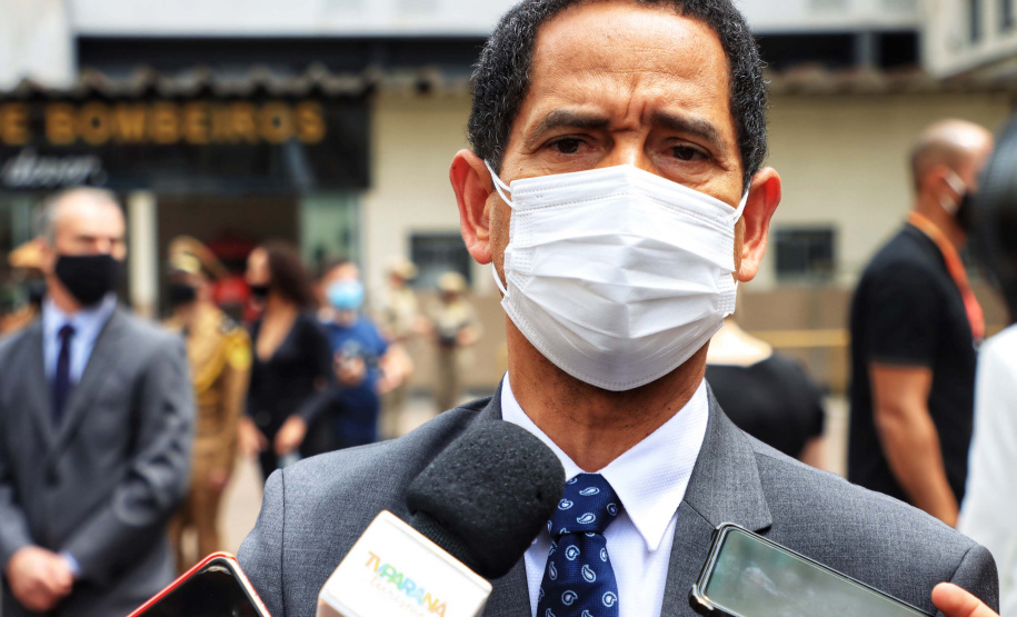 O governador Carlos Massa Ratinho Junior participou, nesta segunda-feira (8), em Curitiba, da passagem de comando do Corpo de Bombeiros do Paraná. Há mais de 30 anos na corporação, o coronel Manoel Vasco de Figueiredo Junior assume o posto de comandante-geral no lugar do coronel Gerson Gross, que tinha sido empossado em janeiro deste ano e agora segue para a reserva remunerada.Foto:José Fernando Ogura/AEN