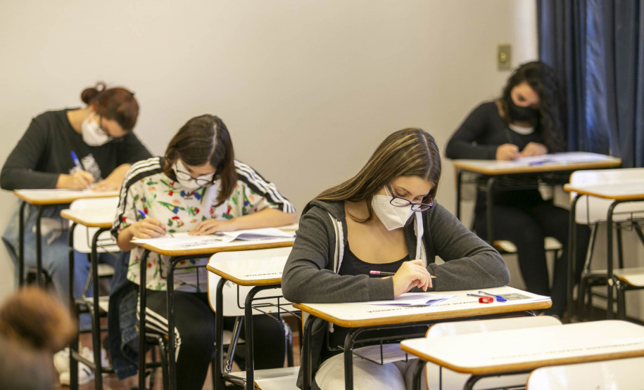 Datas das provas continuam 20 de fevereiro de 2022 (Vestibular 2021) e 27 de março de 2022 (PAS 2021) - Foto: UEM