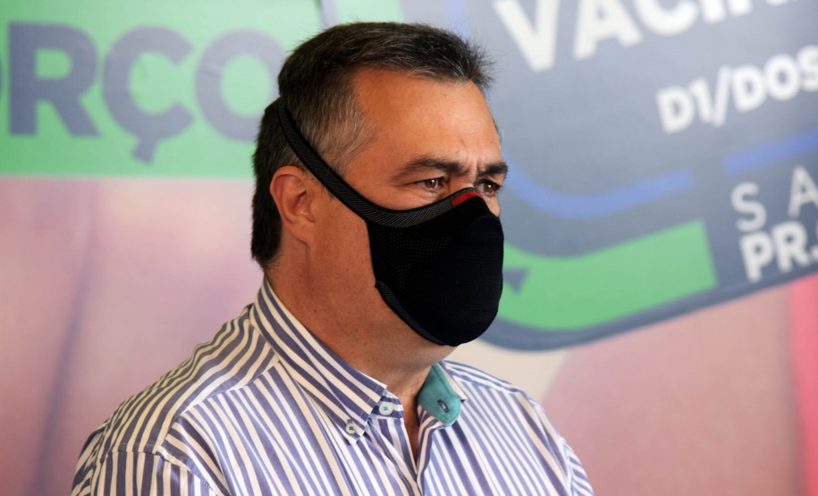 O Paraná recebeu nesta segunda-feira (8) mais 161.460 imunizantes da Pfizer/BioNTech. A nova remessa ainda aguarda a divulgação do informe técnico do Governo Federal e, por isso, ainda não tem público-alvo definido. - Curitiba, 08/11/2021 - Foto: Américo Antonio/SESA