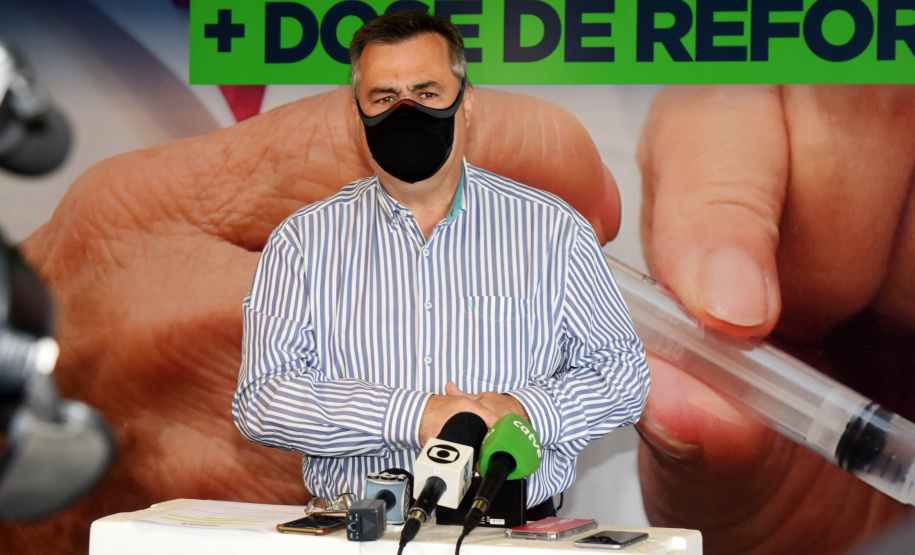 O Paraná recebeu nesta segunda-feira (8) mais 161.460 imunizantes da Pfizer/BioNTech. A nova remessa ainda aguarda a divulgação do informe técnico do Governo Federal e, por isso, ainda não tem público-alvo definido. - Curitiba, 08/11/2021 - Foto: Américo Antonio/SESA