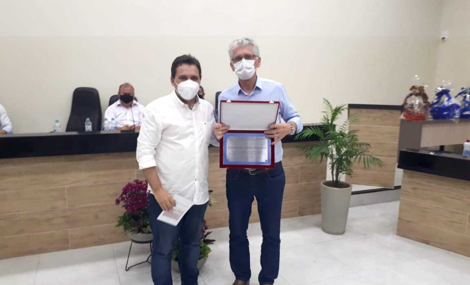 Entrega de pavimentação de estrada rural e de máquinas, caminhão e equipamentos para cooperativas de agricultura familiar, inauguração de cozinha comunitária. Estas foram algumas das ações dos secretários estaduais da Agricultura e do Abastecimento, Norberto Ortigara, e do Planejamento e Projetos Estruturantes, Valdemar Bernardo Jorge, na semana passada na região do Norte Pioneiro. - Curitiba, 08/11/2021 - Foto: SEAB