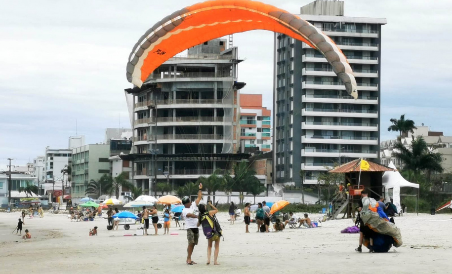 Muita disputa e adrenalina marcaram o final de semana com competições na terra, água e mar, nos Jogos de Aventura e Natureza - Etapa Litoral. No domingo (7) encerraram as competições nas modalidades de bodyboarding, beach tênis, parapente, aquathlon, corrida de aventura e ciclismo. -  Curitiba, 08/11/2021 - Foto: Paraná Esporte