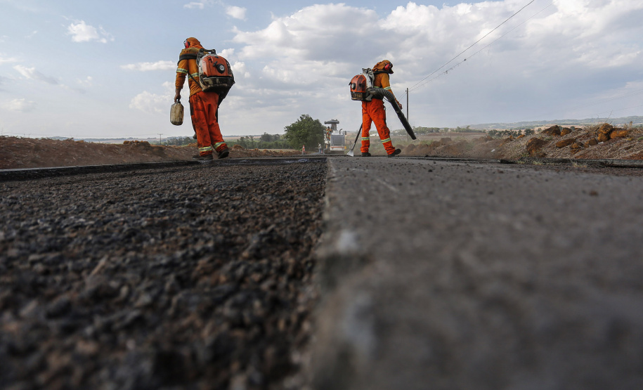 Abertura de envelopes com documentos de habilitação das participantes na licitação da conservação do anel de integração - lotes 2 e 3  -  Curitiba, 08/11/2021 - Foto: Jonathan Campos/AEN