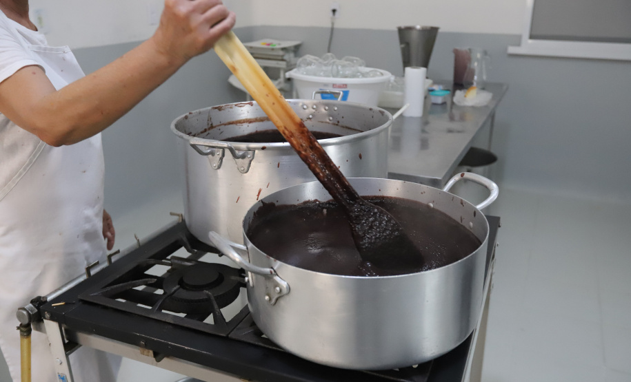 VRS Mata Atlântica ? Litoral Paraná - Preparo dos Alimentos na Aspran - Associação Dos Produtores Rurais de Antonina    -  Foto: Geraldo Bubniak/AEN