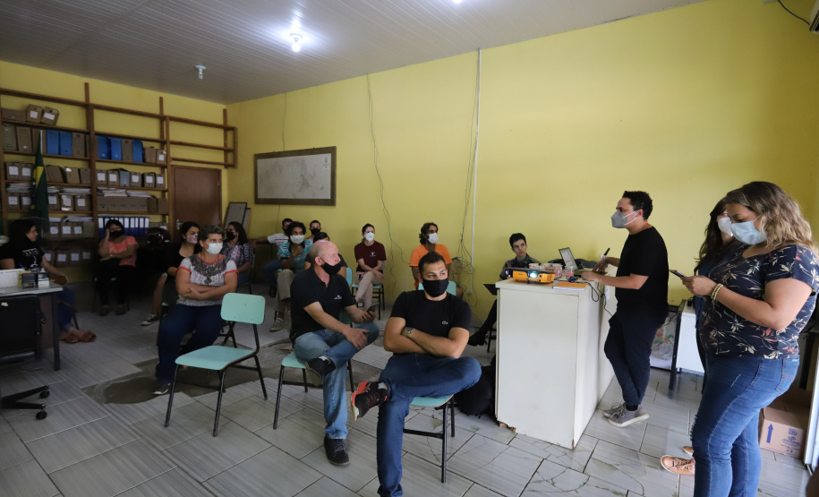 VRS Mata Atlântica ? Litoral Paraná - Apresentação do projeto em Morretes  e conversa com os produtores locais.   -  Foto: Geraldo Bubniak/AEN