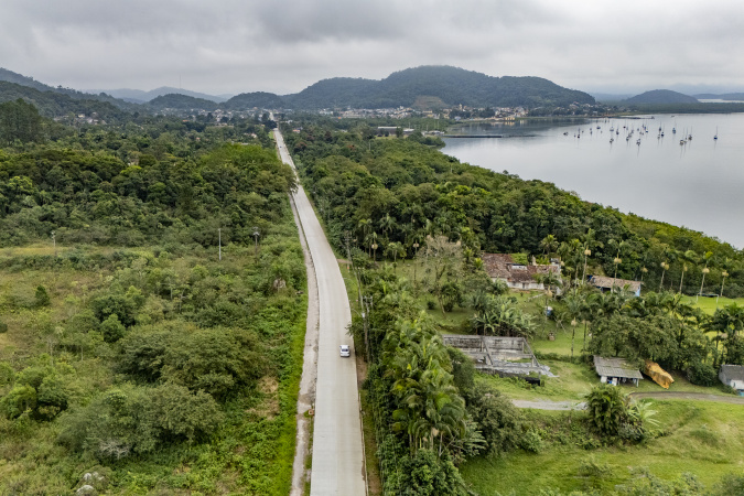 Pavimentação em concreto em Antonina ultrapassa 90%